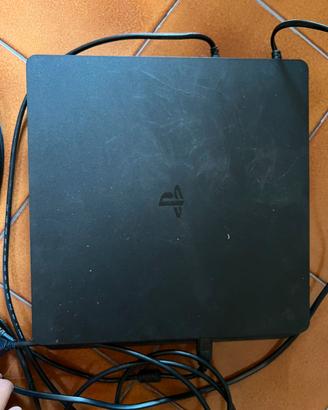 Console PlayStation 4 slim con 2 controller