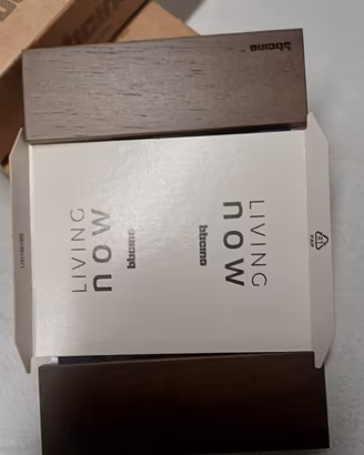  KA4803LG  placche Bticino  living now ( legno  )