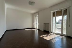 4 LOCALI A BARI