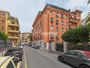 piazza-bologna-piano-terra-ampia-metratura-con