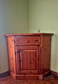 Mobile angolare in legno massello stile rustico
