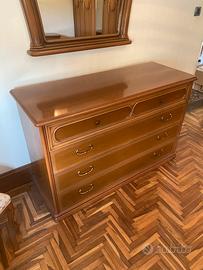 Comò classico in legno