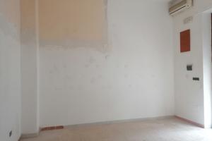 604637 Magazzino Crotone-Centro x Uff. o Attività