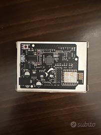 Fishino UNO Compatibile Arduino con WiFi/RTC/SD