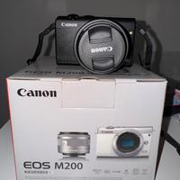 Canon mirrorless m200