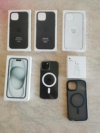 Iphone 15 con accessori