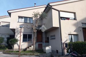 CASA SEMINDIPENDENTE A CARASCO