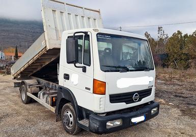 Splendido Nissan ribaltabile patente b LEGGI
