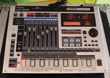 Roland MC-808