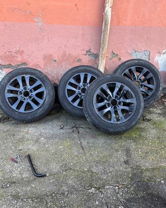 Cerchi e gomme dunlop winter sport