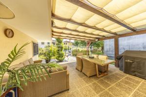PORZIONE DI BIFAMILIARE RISTRUTTURATA CON GIARDINO