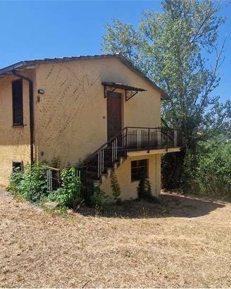 GUALDO CATTANEO - SARAGANO - CASALE CON TERRENO