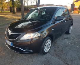 Lancia Ypsilon 1.2 69 CV 5 porte Gold