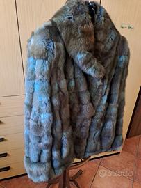 4 pellicce una con cappuccio 