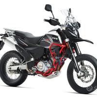 SWM Superdual 650 T incluso set valigie