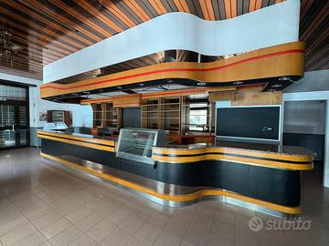 Bancone BAR completo con frigo