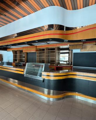 Bancone BAR completo con frigo