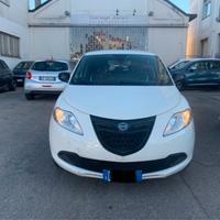 Lancia Ypsilon 1.3 MJT 95 CV 5 porte NEOPATENTATI