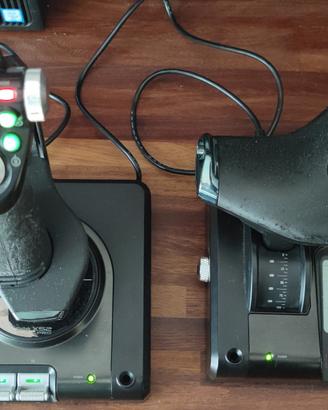 Saitek X52 Pro joystick e Throttle