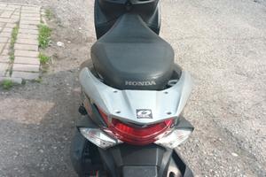 Honda Vision 50.
