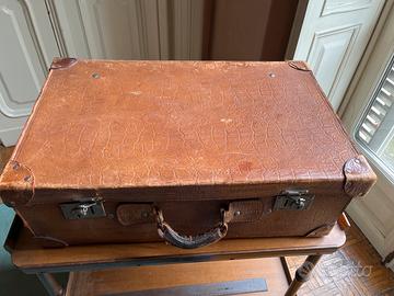 Valigia vintage in pelle, fine 800