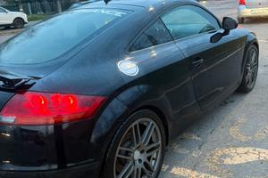 Audi TT 2009 300 cavalli