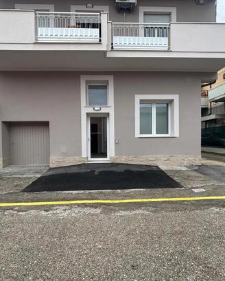 APPARTAMENTO USO UFFICIO VIA VESTINA