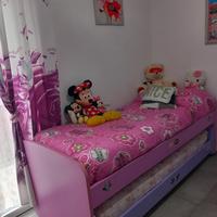 Letti estraibili ,per cameretta bimba. 