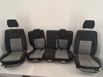 Tappezzeria Suzuki sx4 1.6 benzina del 2013