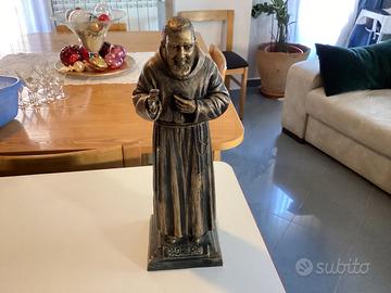 Statua di Padre Pio