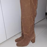 Stivali in pelle scamosciata