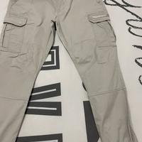 Pantaloni cargo
