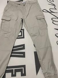 Pantaloni cargo