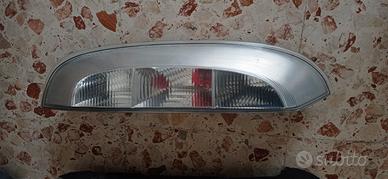 Opel Corsa 1.2 Twinport - Fanali posteriori