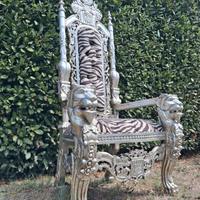 Poltrona trono barocca con rivestimento animalier