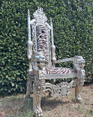 Poltrona trono barocca con rivestimento animalier