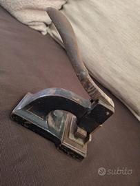 Antica pressa perforatrice aghi da banca