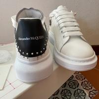 Sneaker Alexander McQueen modello Larry