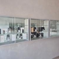 Vetrine da muro e vetrina banco