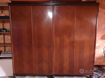 Armadio in arte povera