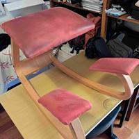 sedia Stokke rifoderata in pelle scamosciata.