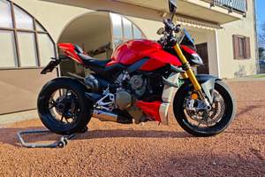Ducati streetfighter V4S