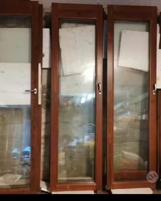 Infissi in legno con vetro doppio 