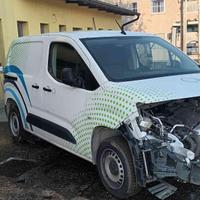 OPEL combo 1.5 Diesel INCIDENTATO