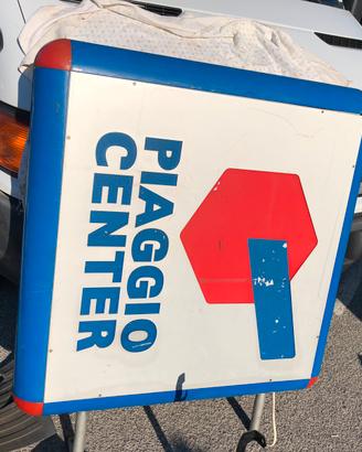 Insegna lume PIaggio center