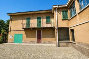 Casa indipendente di 440 m² con più di 5 locali a 