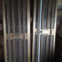 Finestra persiana e portone