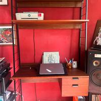 Scrivania con Scaffali e Cassetti