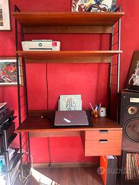 Scrivania con Scaffali e Cassetti