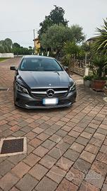 Mercedes BENZ CLA 180
